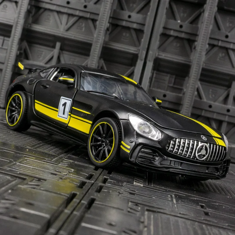 

1:32 Mercedes Benz AMG GT alloy car model doors and engine hood, trunk can be opened rich in details, finely crafted