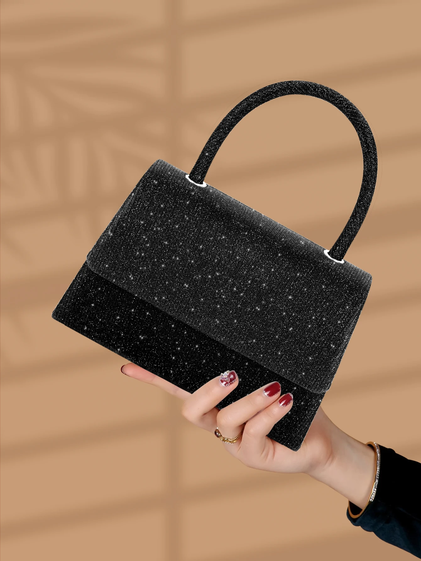 

Minimalist and elegant PVC women's handbag and trendy and versatile chain evening bag, suitable for all kinds of important occas