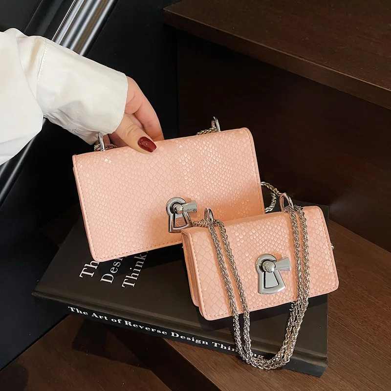 

2025 Women's Retro Chain Mini Square Bag - Spring Fashion Turn Lock Versatile Shoulder Crossbody Bag