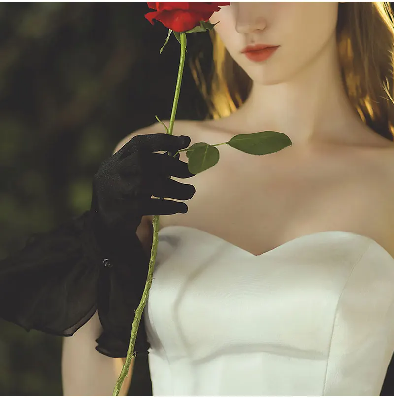 Gothic Black Satin Bridal Gloves for Wedding Tulle Ruffle Edge Finger Wrist Bridesmaid Accessories Short gant mariage femme