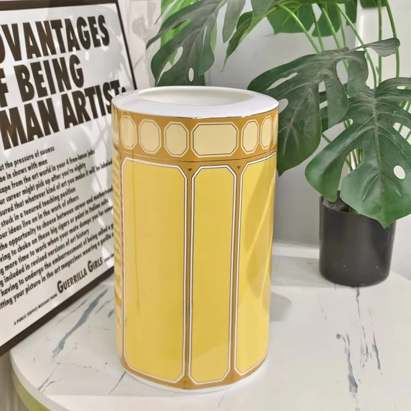 

Ceramic Bone China Tableware Cups Saucers Bowls Spoons Plates Teapots Perfect for Home Use Guest Serving Afternoon Tea and Daily