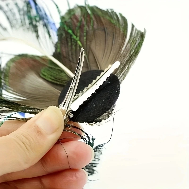 

An elegant Bohemian simulation feather hair clip, handmade floral hair accessory, suitable for ladies, single piece, graduation