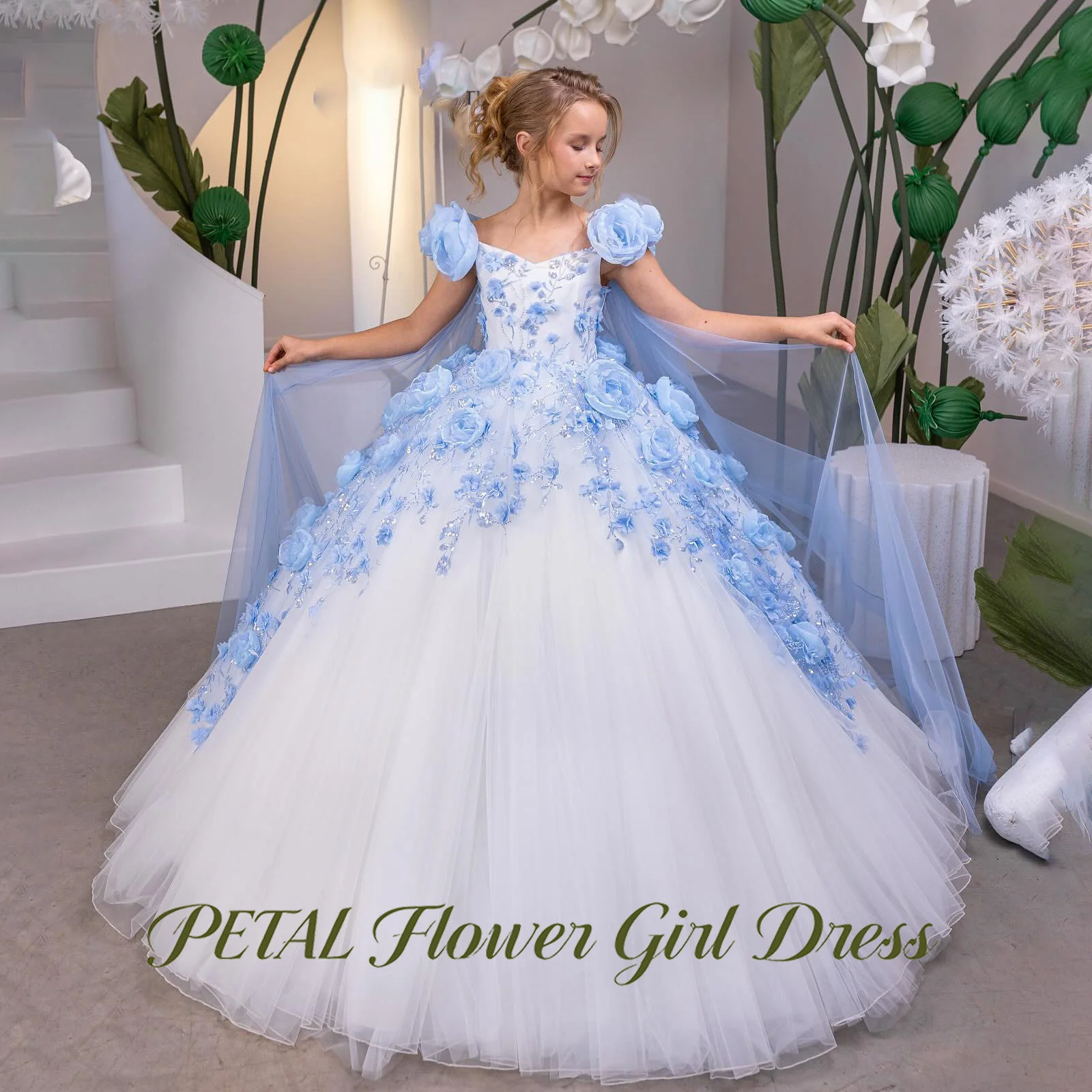 

Petal White and Light Blue Princess Girls Dress 3D Flower Communion Gown Floor-Length Kids Birthday Wedding Dress Customized