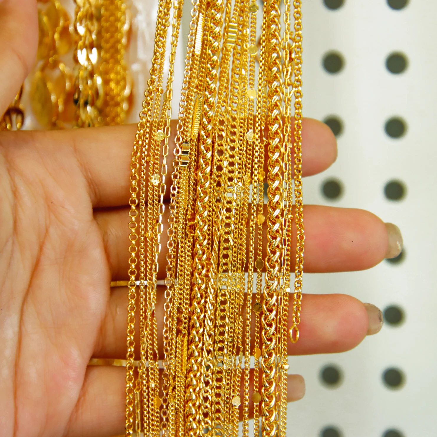 Arabische Gold farbe lange Ketten 18 Karat Kupfer vergoldet wasserdicht einfach ohne Änderung Farbe Anhänger Ketten Damen Herren Vintage Schmuck – Detail 1