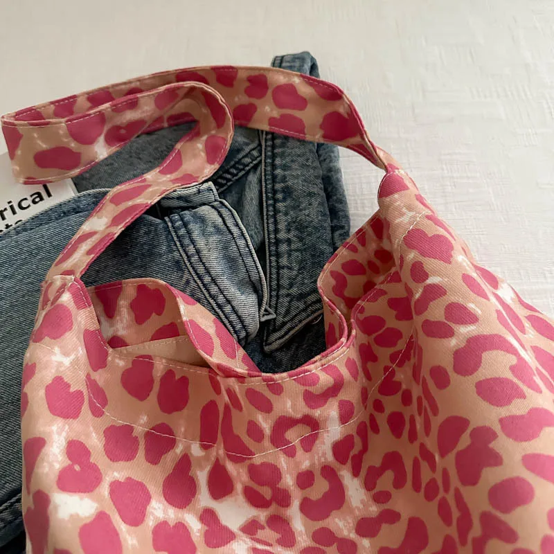 캔버스 토트백, 여성을 위한 넉넉한 숄더백 캐주얼 크로스바디 토트 대용량 데이투나이트 백 패션 탑 핸들 백 ​