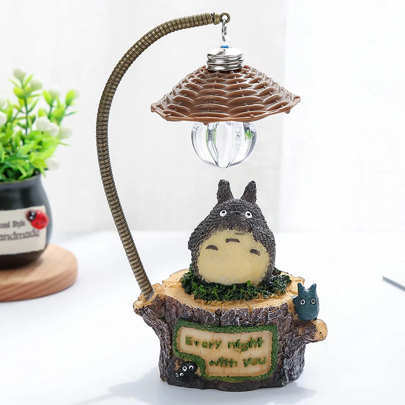 Kreativität LED Schreibtischlampe Anime Totoro Cartoon mit Glühbirnen Nachtlicht für Schlafzimmer Nachttische Desktop Ornament Geschenk Figur Dekor