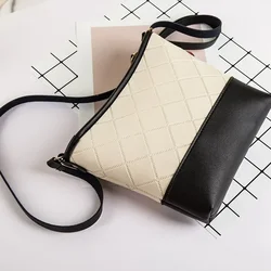 2023 New Korean Edition Bag Women's Checkered One Shoulder Contrast Water Bucket Bag Mobile Phone Bag Tramp Bag