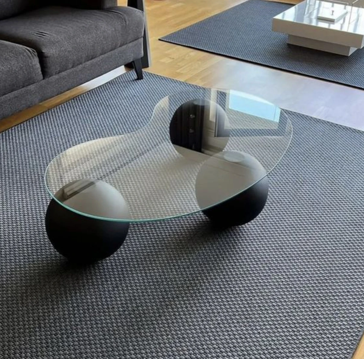 

2025 New Tempered Glass Cream Style Coffee Table Creative Simple Living Room Round Tea Table