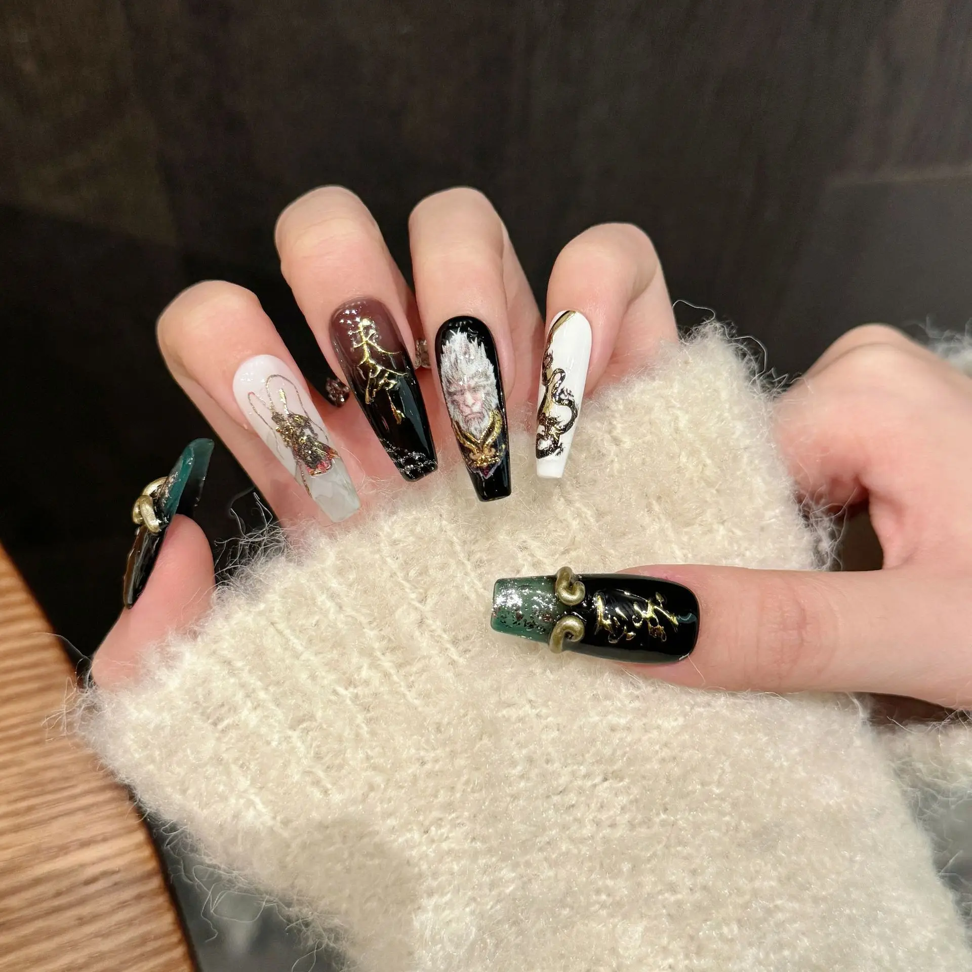 الصحافة اليدوية على الأظافر WU KONG القرد طباعة الأظافر وهمية يمكن ارتداؤها غطاء كامل الأوروبية طويلة الباليه نعش أظافر صناعية بقع