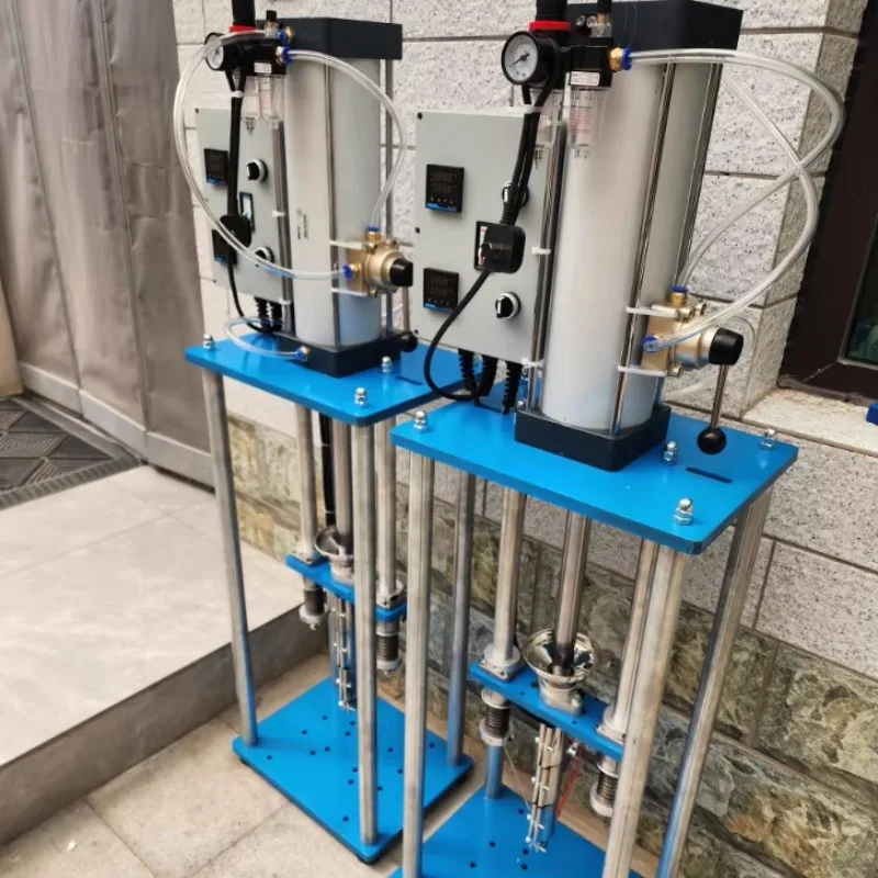

Small plastic manufacturing, plastic vertical 100g injection molding machine