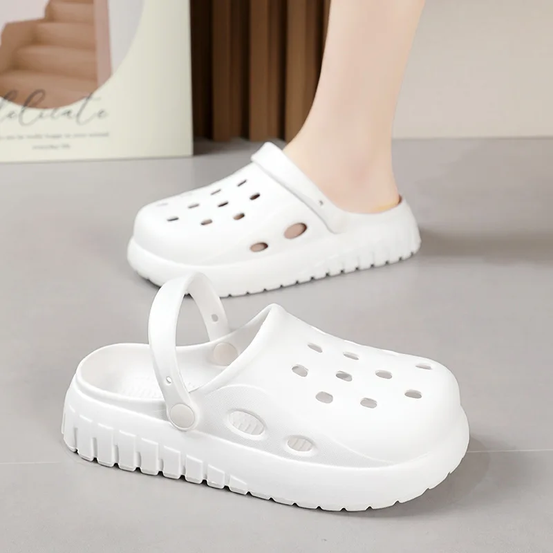 Women White Clogs 2024 New Arrival Slides Simple Comfortable EVA Sandals for Men Stylish Outdoor Slides Black