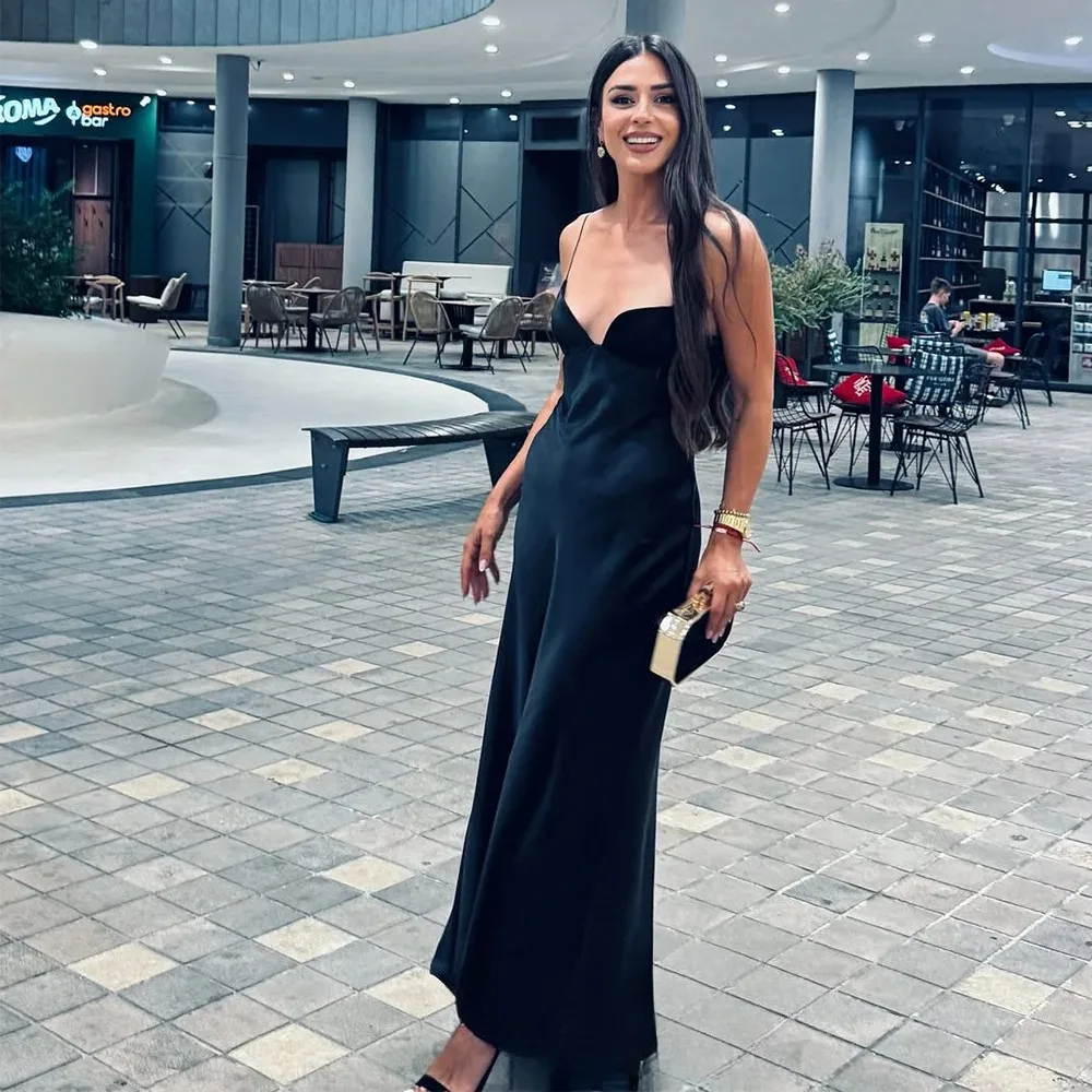 فستان كامي نسائي أنيق مثير من KONDALA من الساتان الصلب باللون الأسود بدون أكمام فستان طويل موضة جديدة 2025 فستان حفلات الربيع والصيف والشاطئ