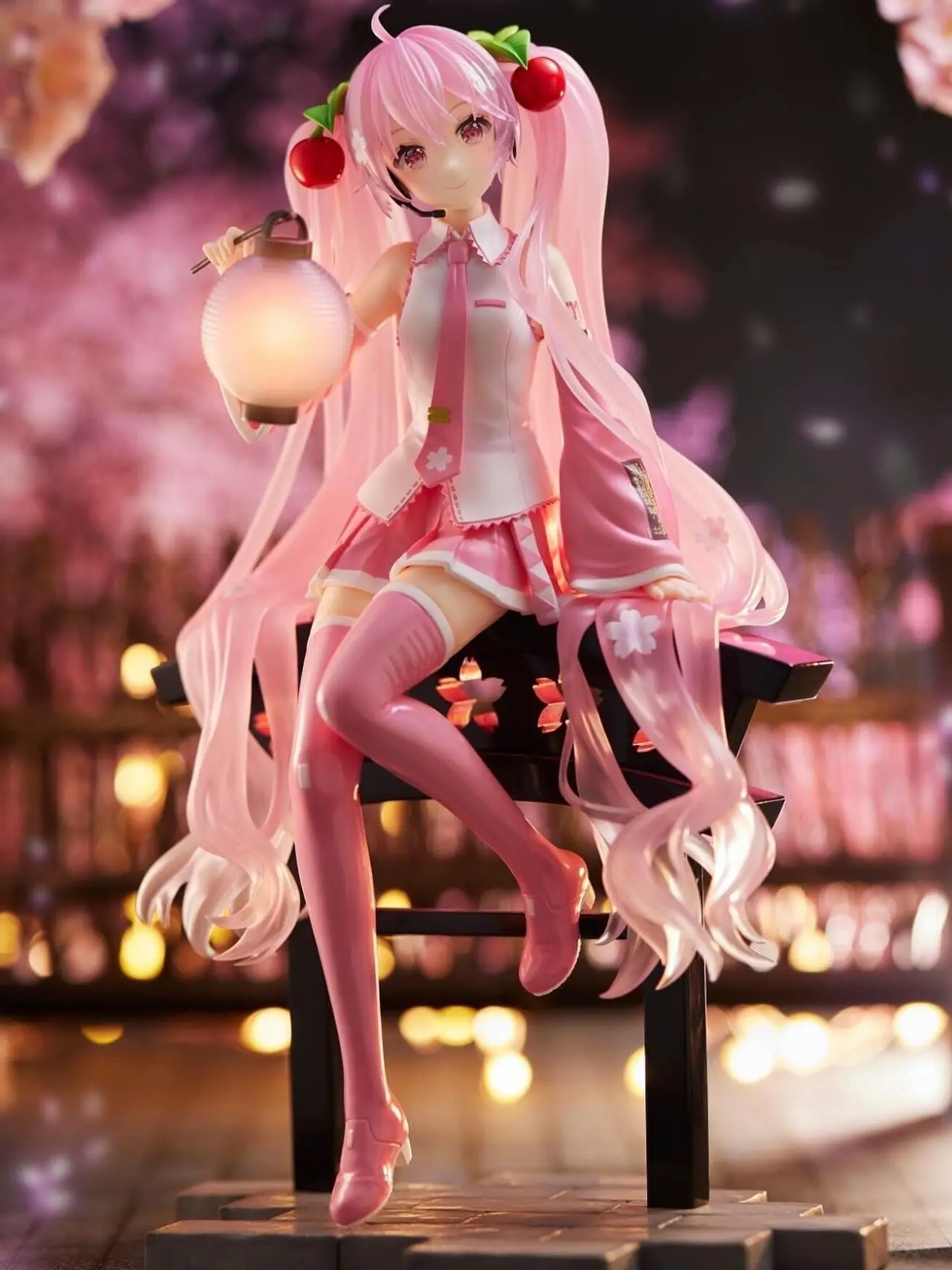 

Judai Original Taito Artist Master Piece AMP VOCALOID Sakura Miku Sakura Lantern PVC Action Figure Model Doll Toys