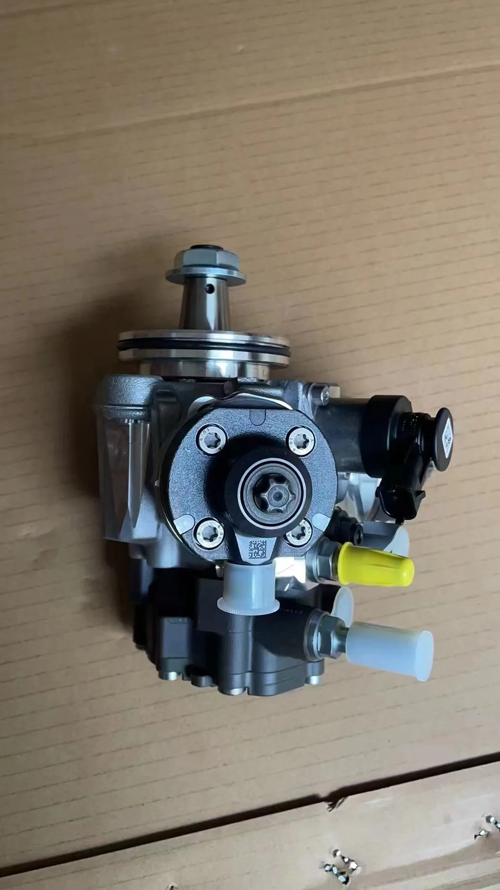 

Dongfeng Cummins ISDe/D6.7N 6D102 engine fuel pump high-pressure oil pump 5526165 0445020617