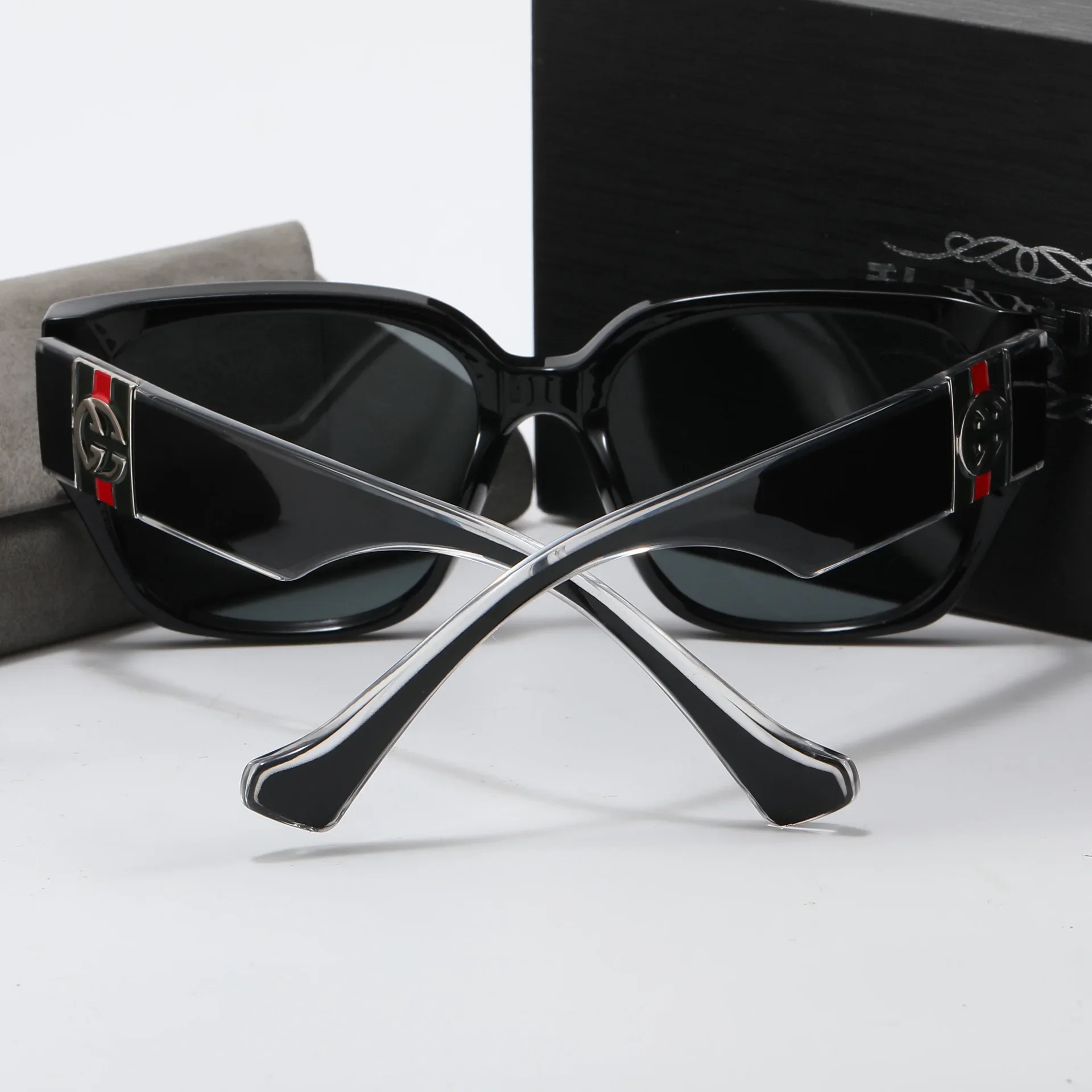 Polarized Square Green Legs Sunglasses Women Driving Travel Luxury Letters Sun Glasses Ladies Unisex Eyewears Gafas De Sol UV400