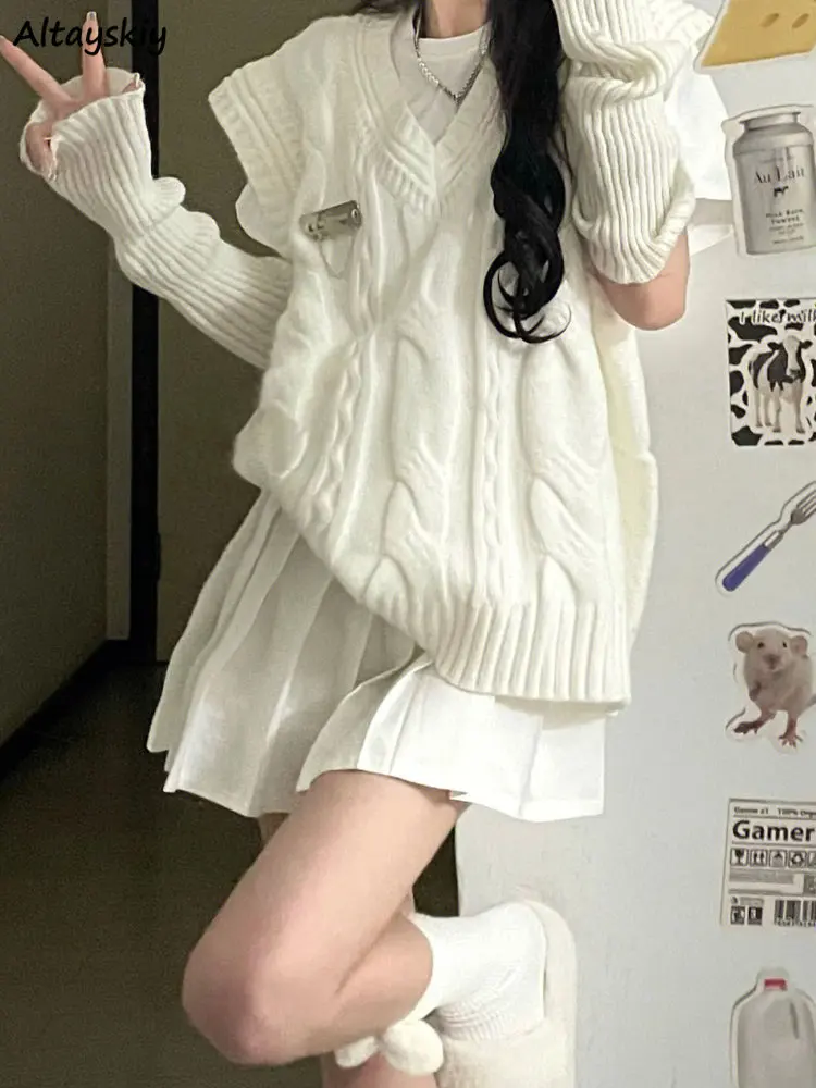 White Sweater Vests Women Elegant Preppy Cute All-match Knitwear Baggy Harajuku Korean Style Aesthetic Students Casual Vintage