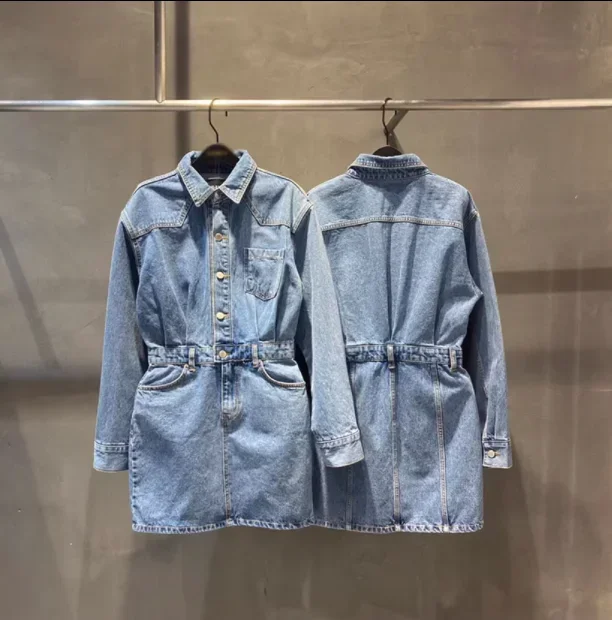 Abito in denim monopetto lavato per le donne 2022 Primavera Nuovo temperamento Manica lunga Vita sottile Aderente Mini abito Streetwear