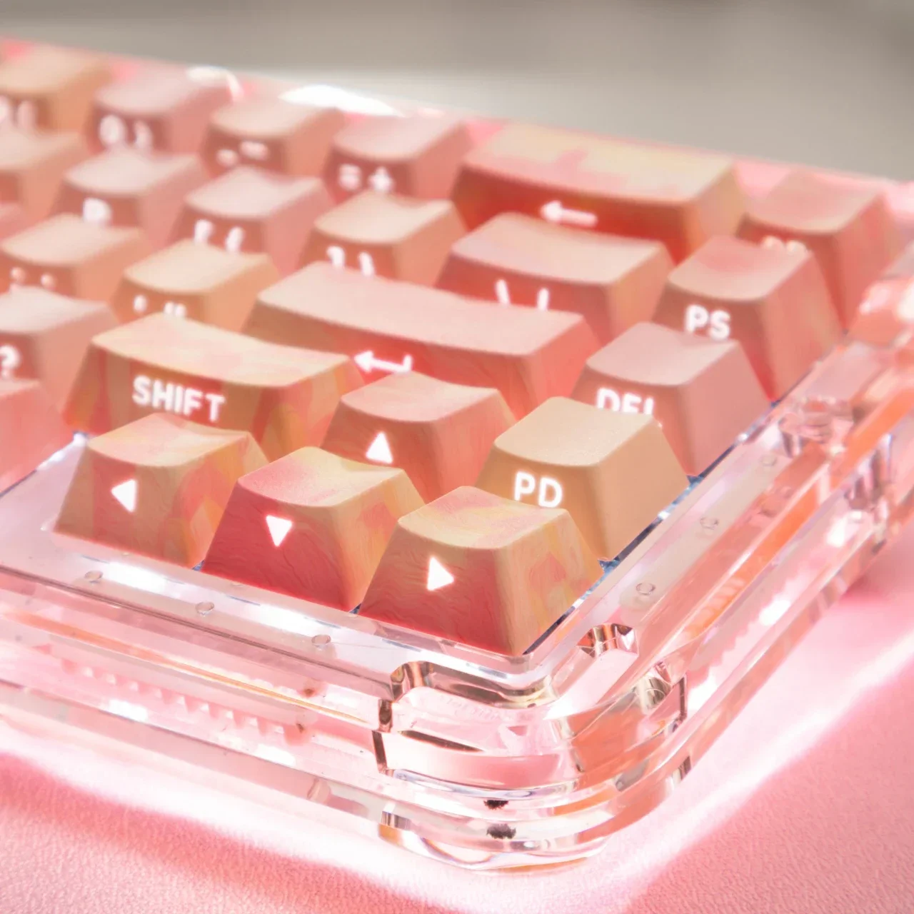 

Pink Memories Story Oil Painting Theme Side Engraving Transparent PBT Light and Heat Sublimation 130 Keys OEM Keyboard Cap