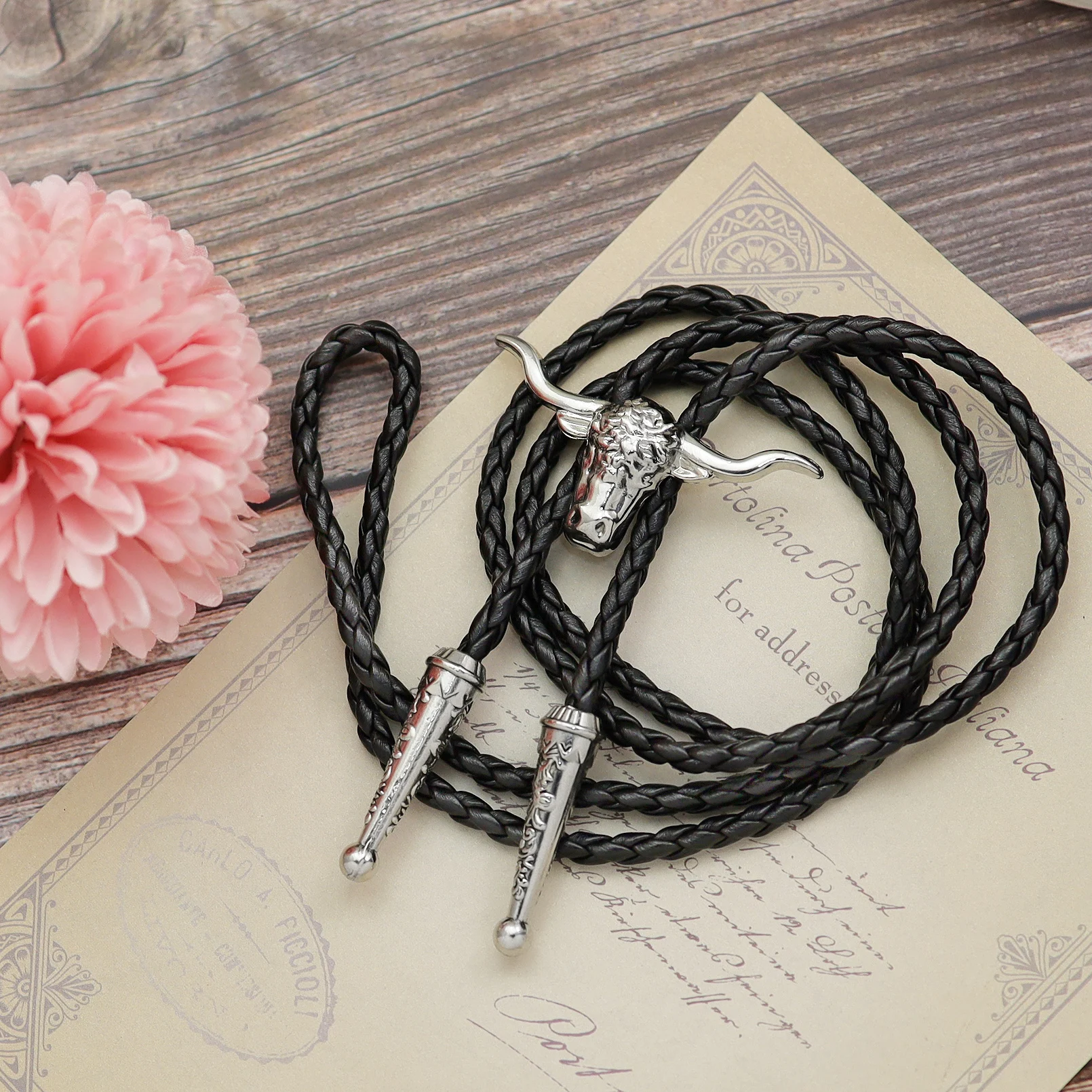 Black Leather Rope Necktie Bull Head Pendant Necklace Jewelry Western Vintage Bolo Tie for Men Head of An OX Cowboy Tie Gifts