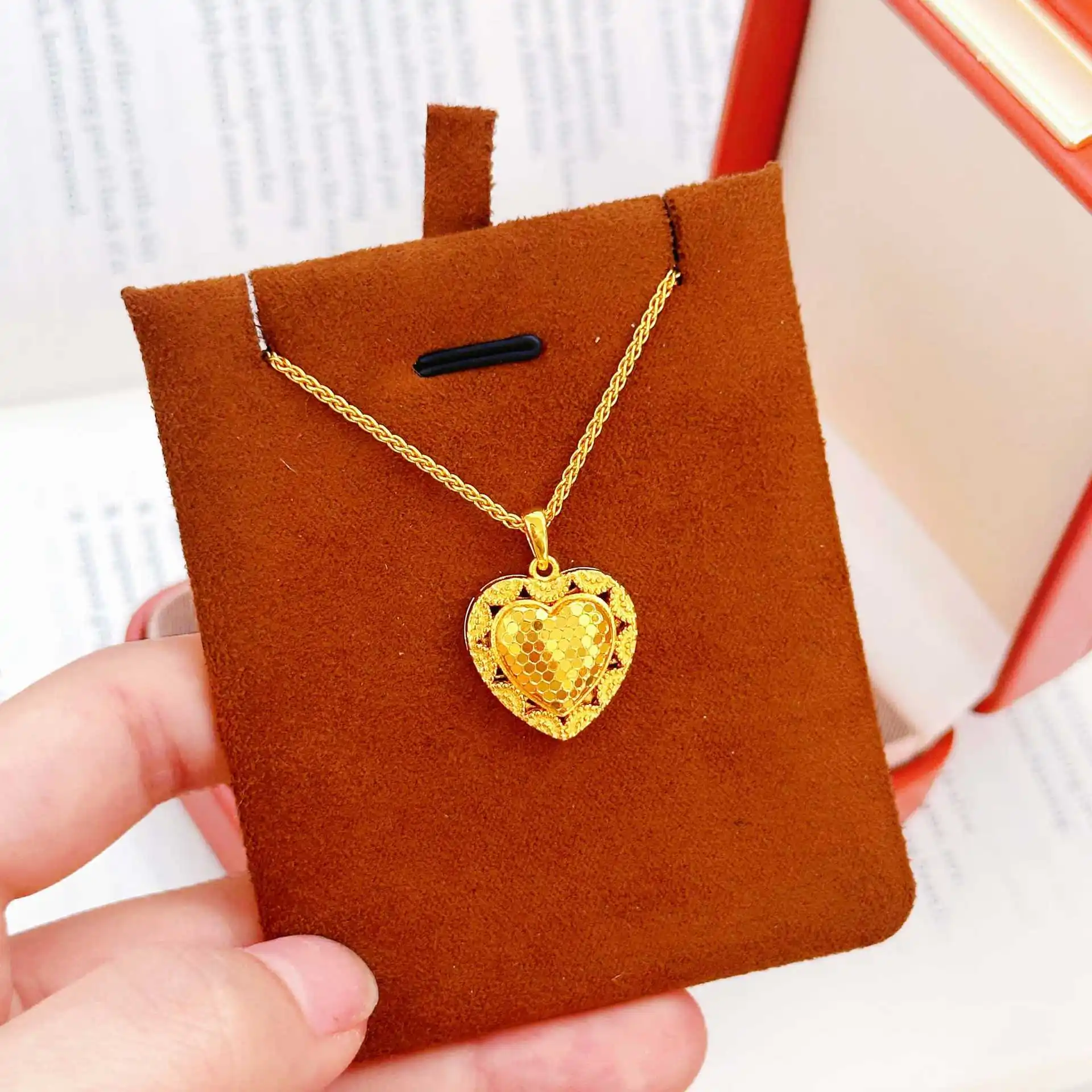 Stylish Temperament Dragon Scale Heart Coin Pendant Necklace For Women 24K Gold AU999, noble premium look