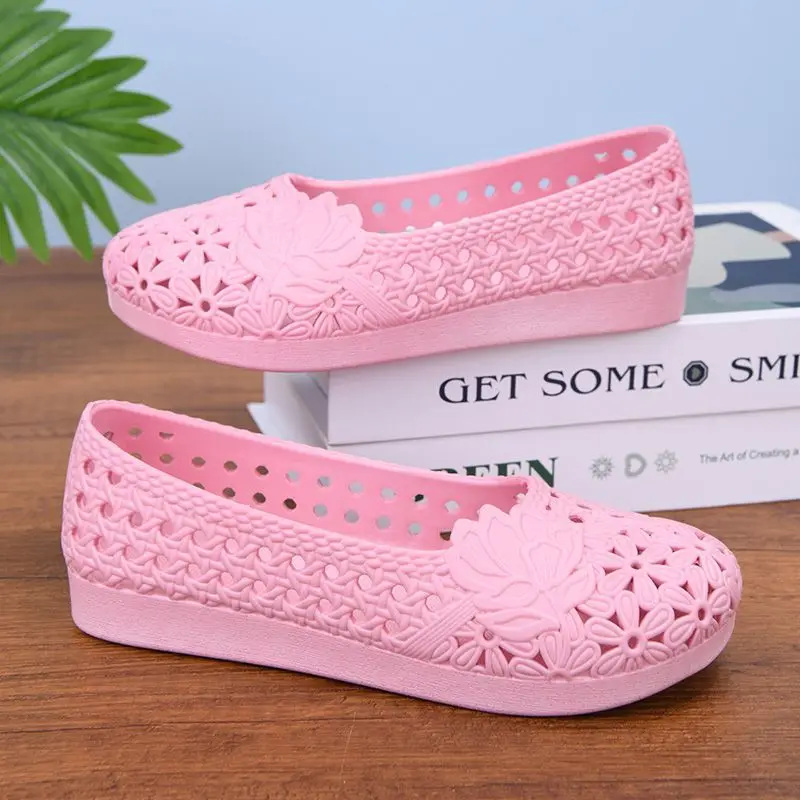 

Cottagecore Floral Jelly Flats For Women Allover Flower Lattice Slip On Shoes Woman Low Wedge Heel Flexible Summer Hollow Sandal