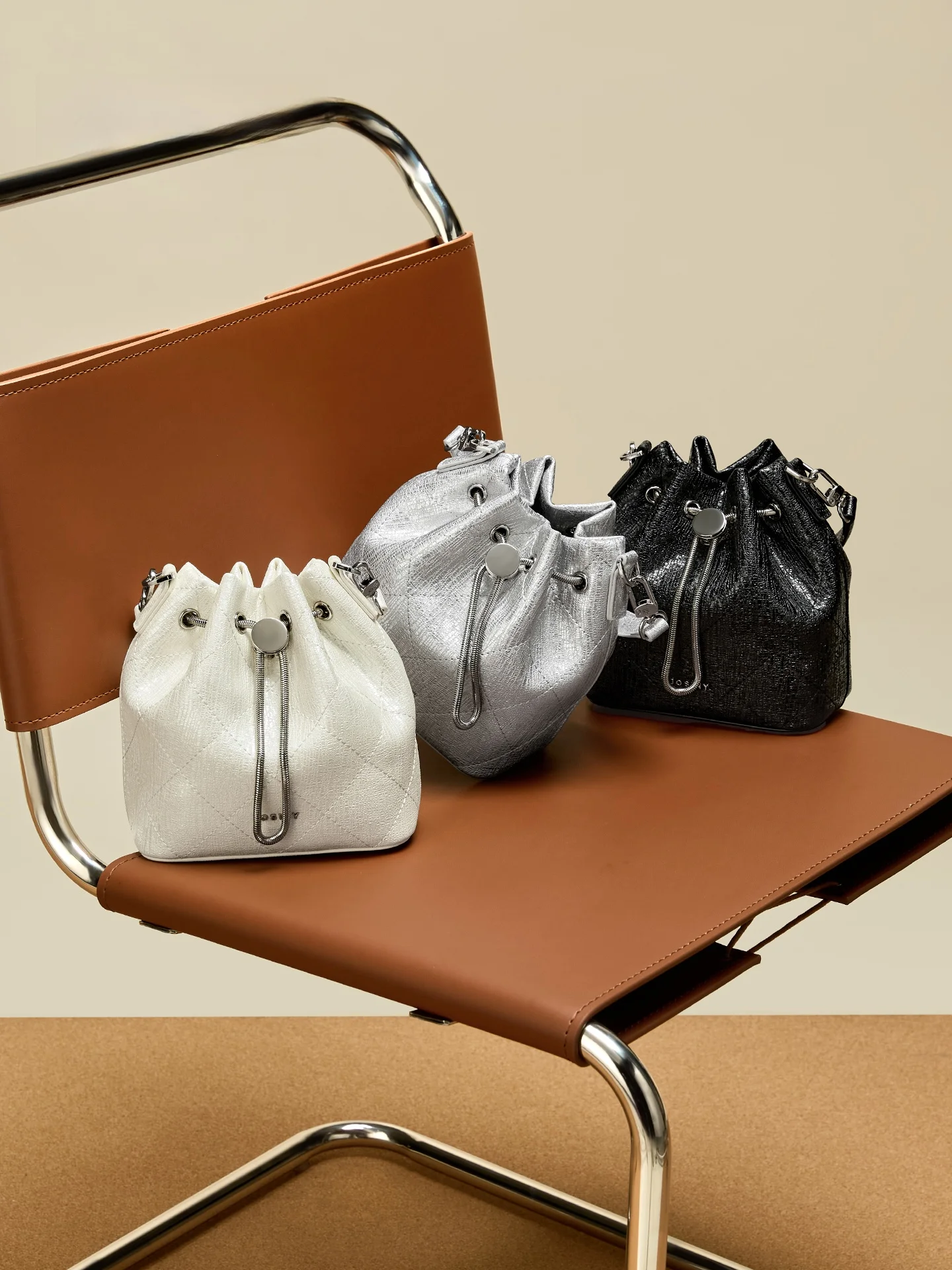 sac-seau-tendance-a-cordon-de-serrage-pour-femme-sac-bandouliere-a-chaine-style-polyvalent-nouvelle-collection-ete-2026-sensation-elegante