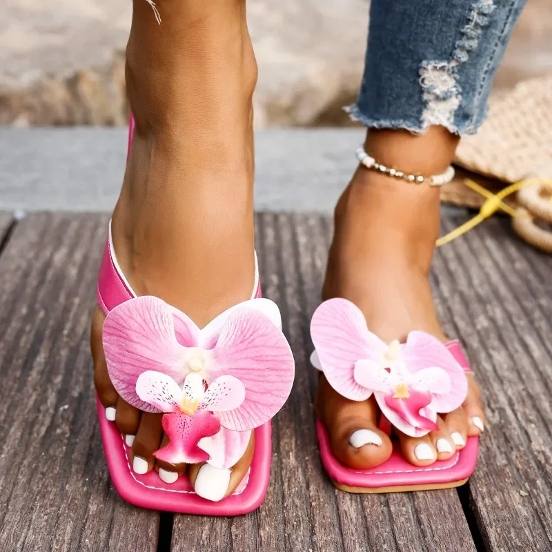 

2025 Brand Shoes Female Pinch Toe Women's Slippers Fashion Outdoor Floral Summer Plus Size Beach Light Comfortable Flat Slippers