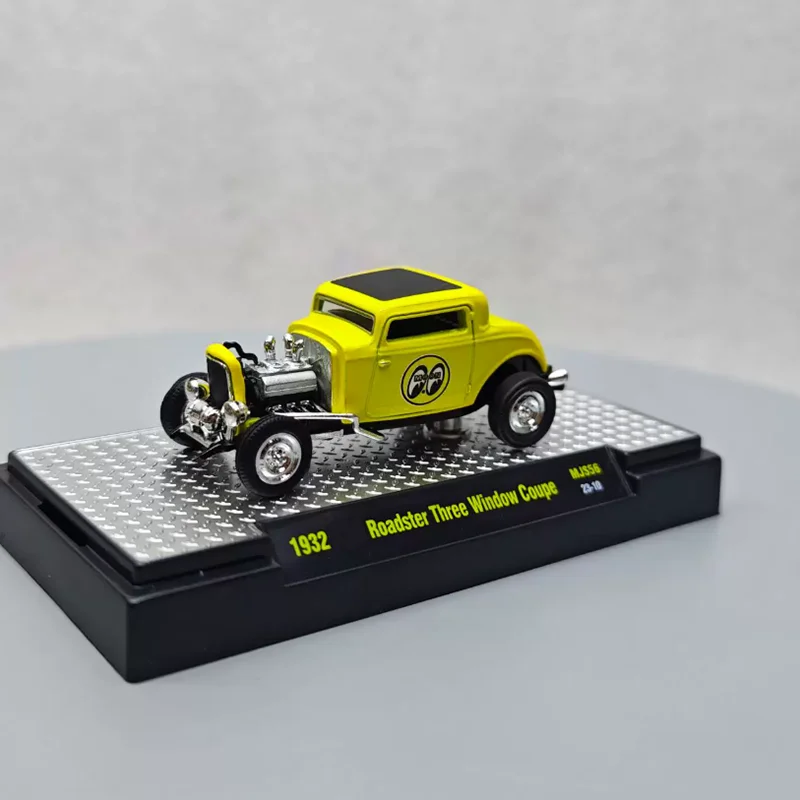 M2 Diecast 1:64 Scale1932 Roadster Three Window Coupe Alloy Retro Car Model Simulation Toy Collection Gift Static Display