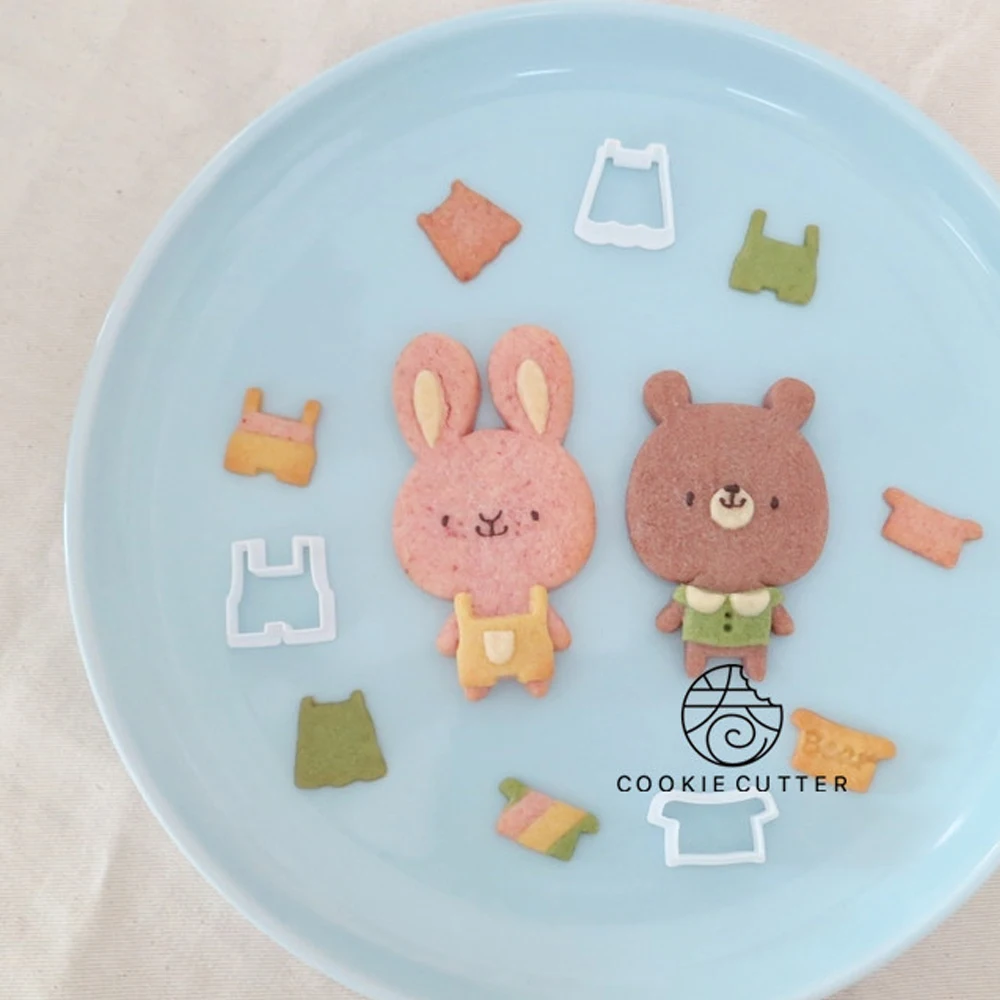 Bear Bunny Shape Biscuit Mold Dress Up Clothes Cookie Cutter Fondant Cake Dcoration Tool Sugarcraft 3D Hand Pressure Baking Mold