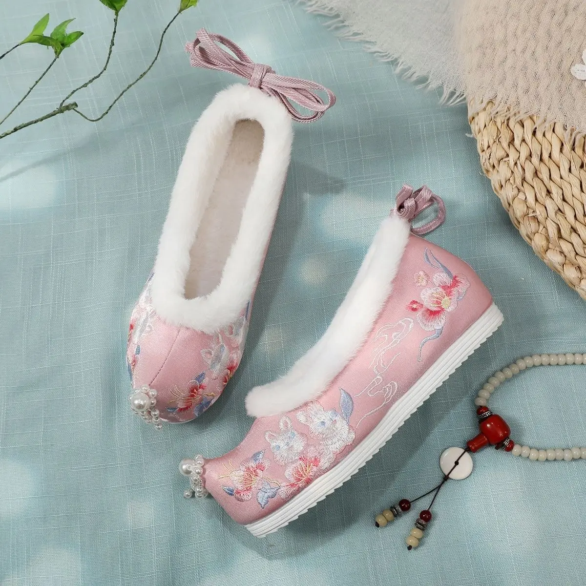 New Fleece Lined Hanfu Shoes Women Embroidered Height Increase Ancient Style Han Element Student Cloth Shoes