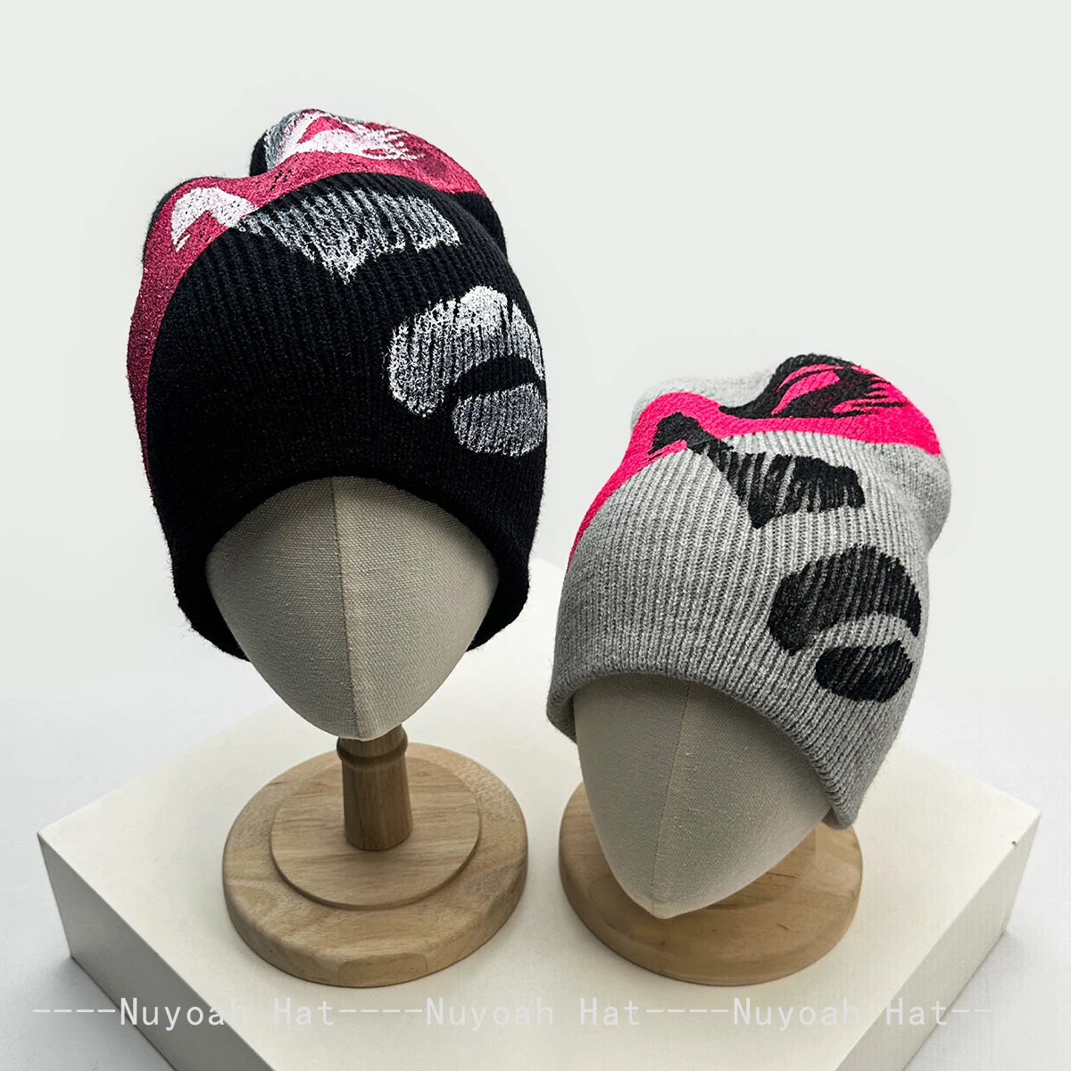 Hand-Drawn Face Knitted Beanie Hat Personalized Warm Street Style Color Block Fashion for Men And Women Versatile Outdoor Hip-Ho