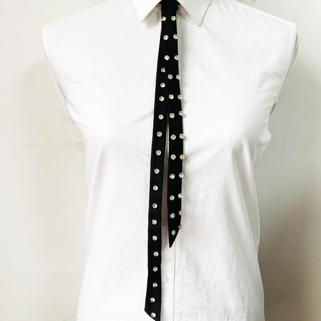 A Handmade Women's Jk School-Style Solid Color Narrow Elastic Band Tie, Diamond Accessories, Suitable for Daily Fashion Wear, Jk Shirts, Uniforms, Events, Performances, Etc
