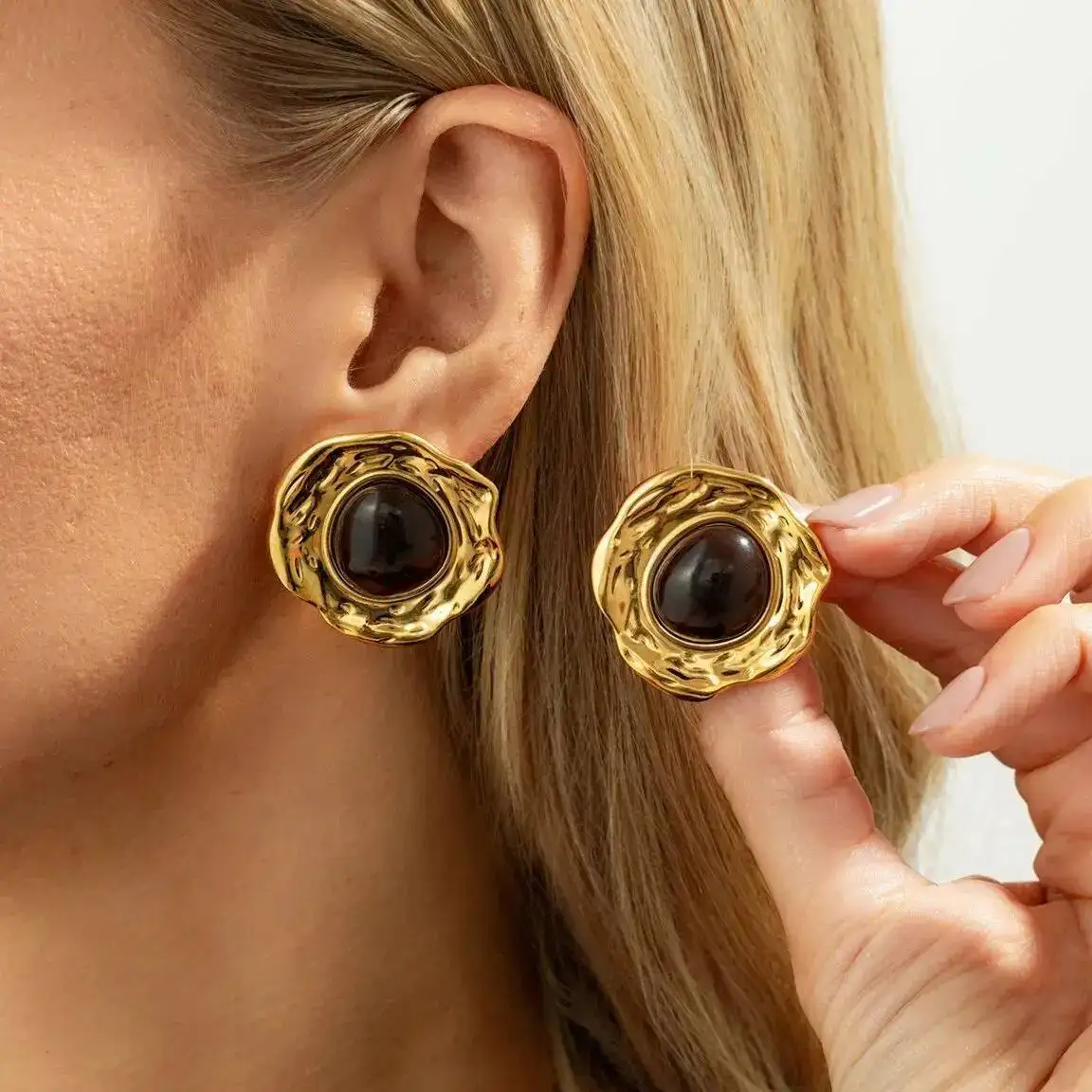 SHIXIN Vintage Inlaid Resin Big Round Stud Earrings Women Elegant Irregular Geometric Gold Color Earrings Jewelry Accessories