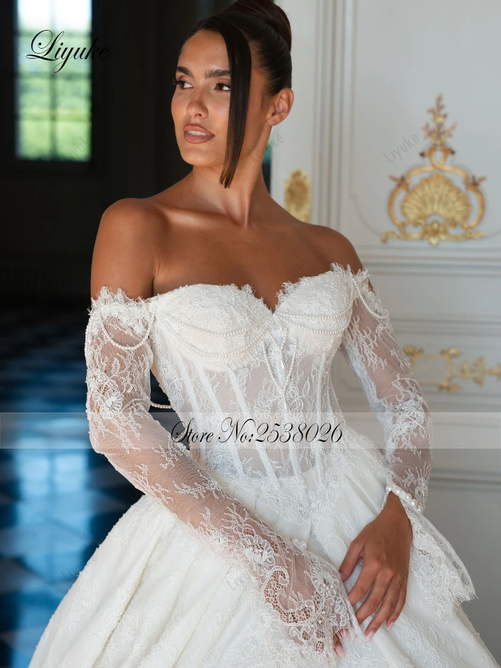 Liyuke فساتين زفاف مصنوعة حسب الطلب من اللؤلؤ المطرز على شكل قلب على شكل حرف a بدون أكتاف وأكمام طويلة فساتين زفاف أنيقة من الدانتيل