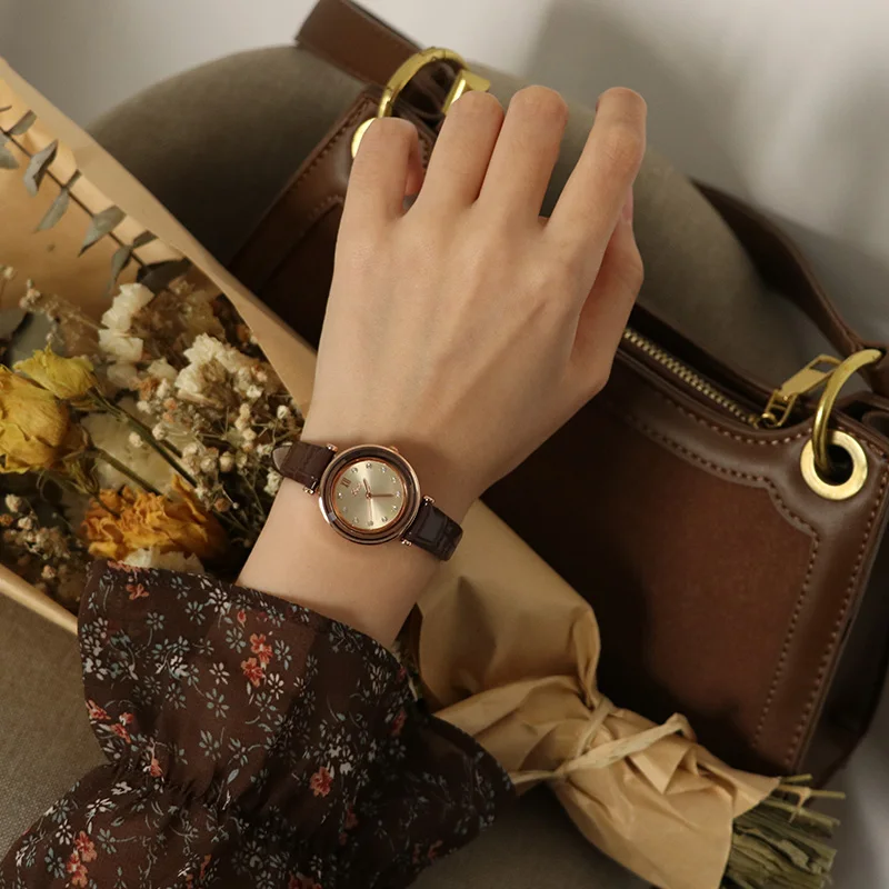 Women'S Simple And Luxurious Watch, 2026 New Model, Small Dial Leather Strap Ladies' Wristwatch, High-Quality Women'S Watch