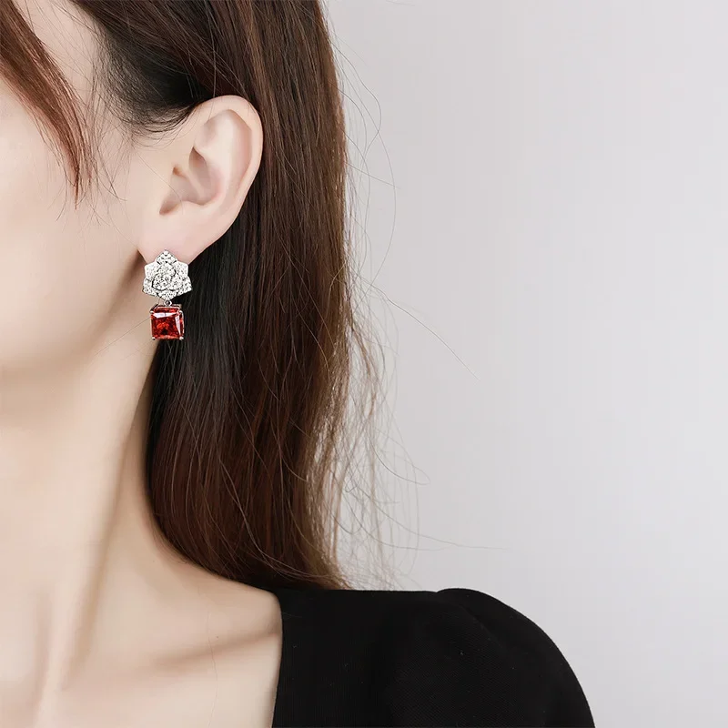 

Комплект ювелирных изделий из серебра S925 с позолотой 18K и платиной PT950, серьги с высокоуглеродистыми бриллиантами огранки «Ледяной цветок» в форме лепестков, основной камень 10*10
