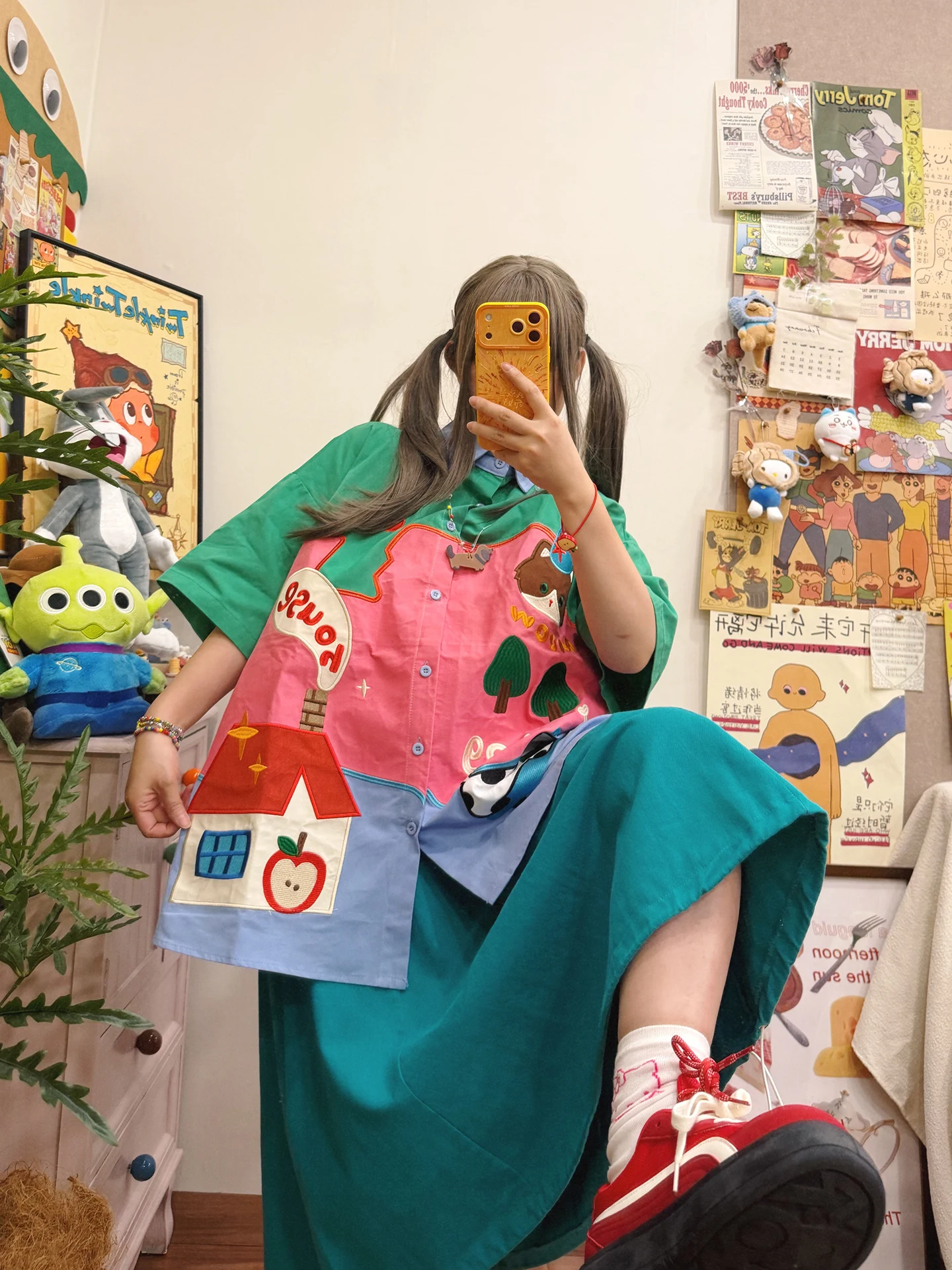 

Оригинальная женская рубашка Bibulu в милом мультяшном стиле контрастного цвета с короткими рукавами и вышивкой, свободная женская рубашка, летний повседневный хлопковый топ