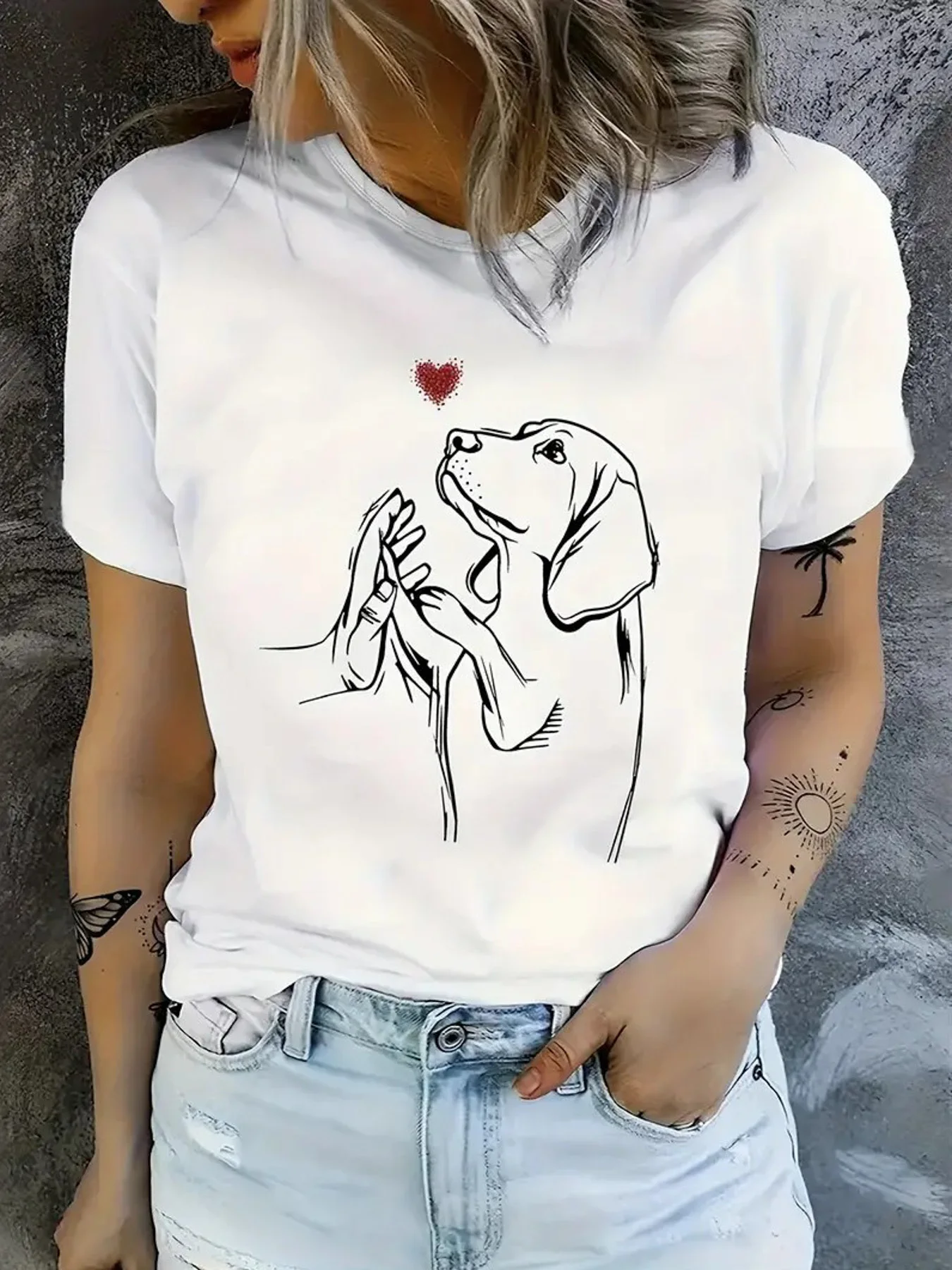 Heart-shaped and Dog Pattern Printed T-shirt Short Sleeved Round Neck Casual Top Casual Short Sleeved Summer Daily Top Made