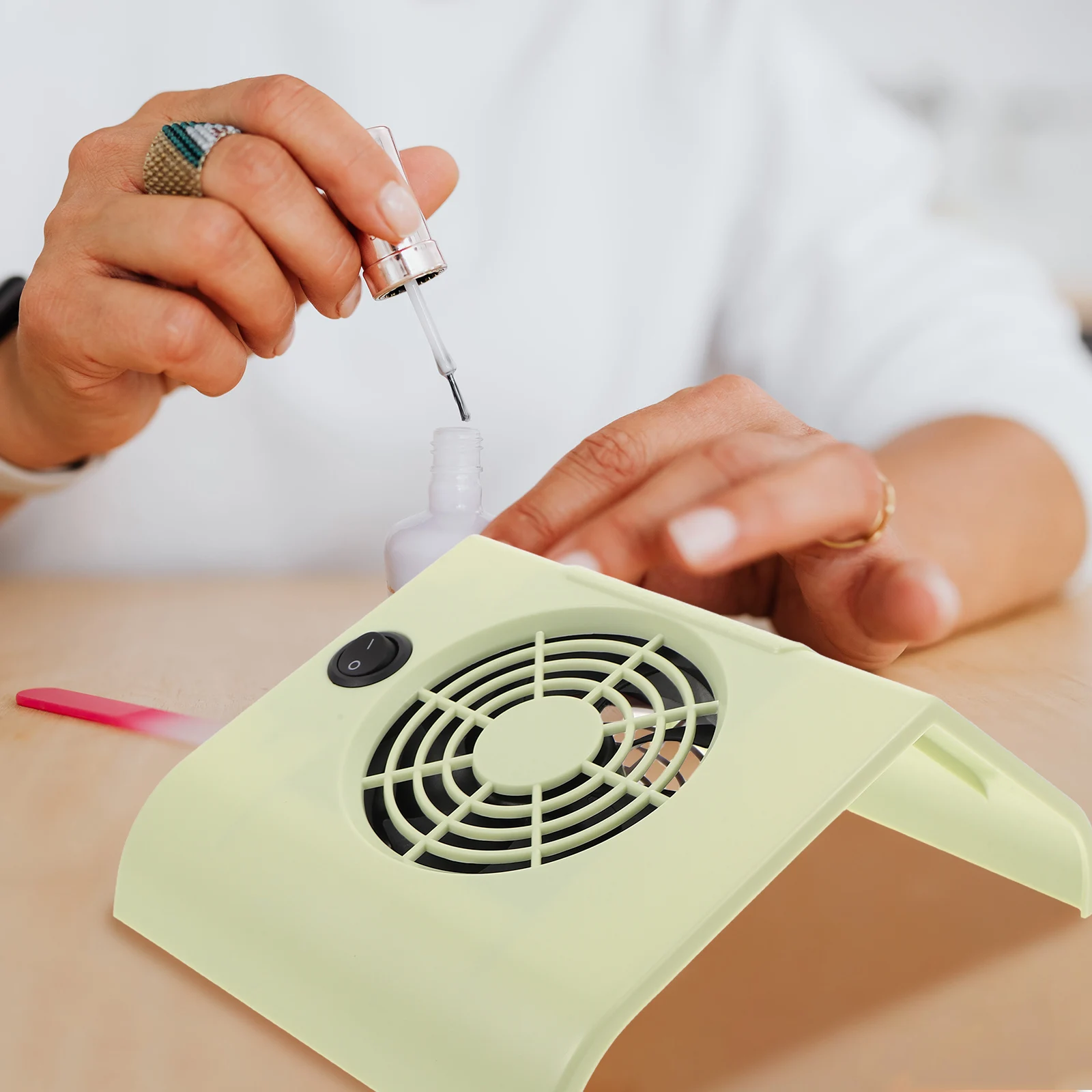 

Mini Nail Dust Collector Portable Powerful Vacuum Fan Dust Collector for Professional Nail Art Home Salon Use Cleaner for Nails