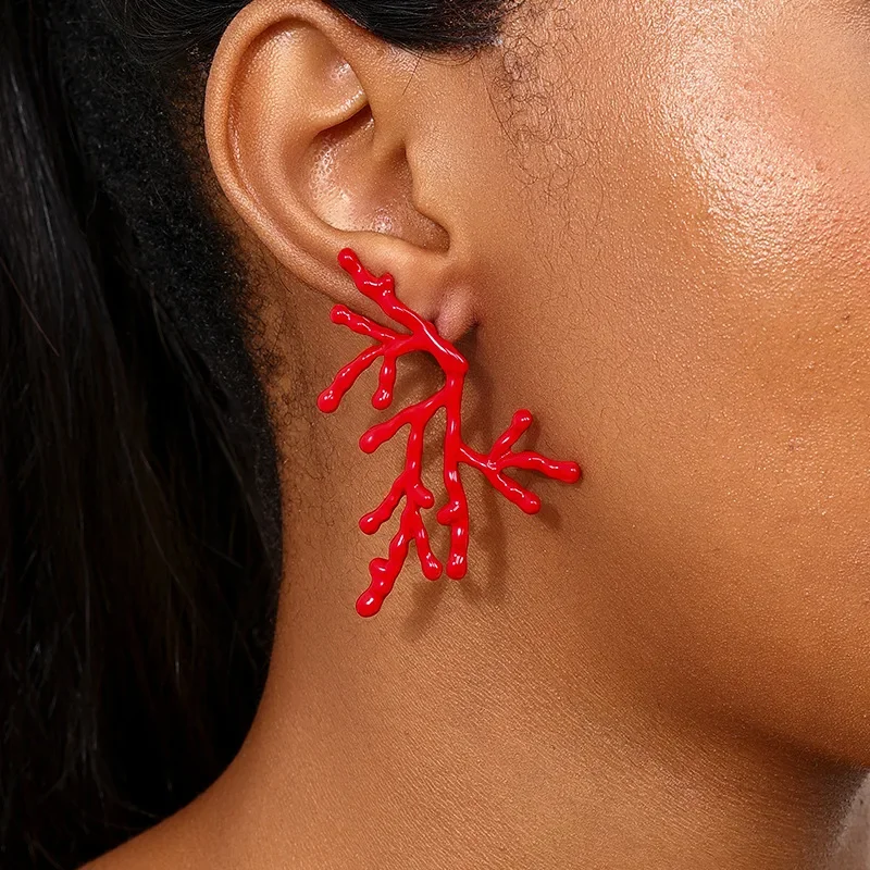 Stylish Ocean Style Coral Hollow Earrings for Women New Fashion Fun Ears Stud Party Wedding Jewelry Accessories Unique Gift