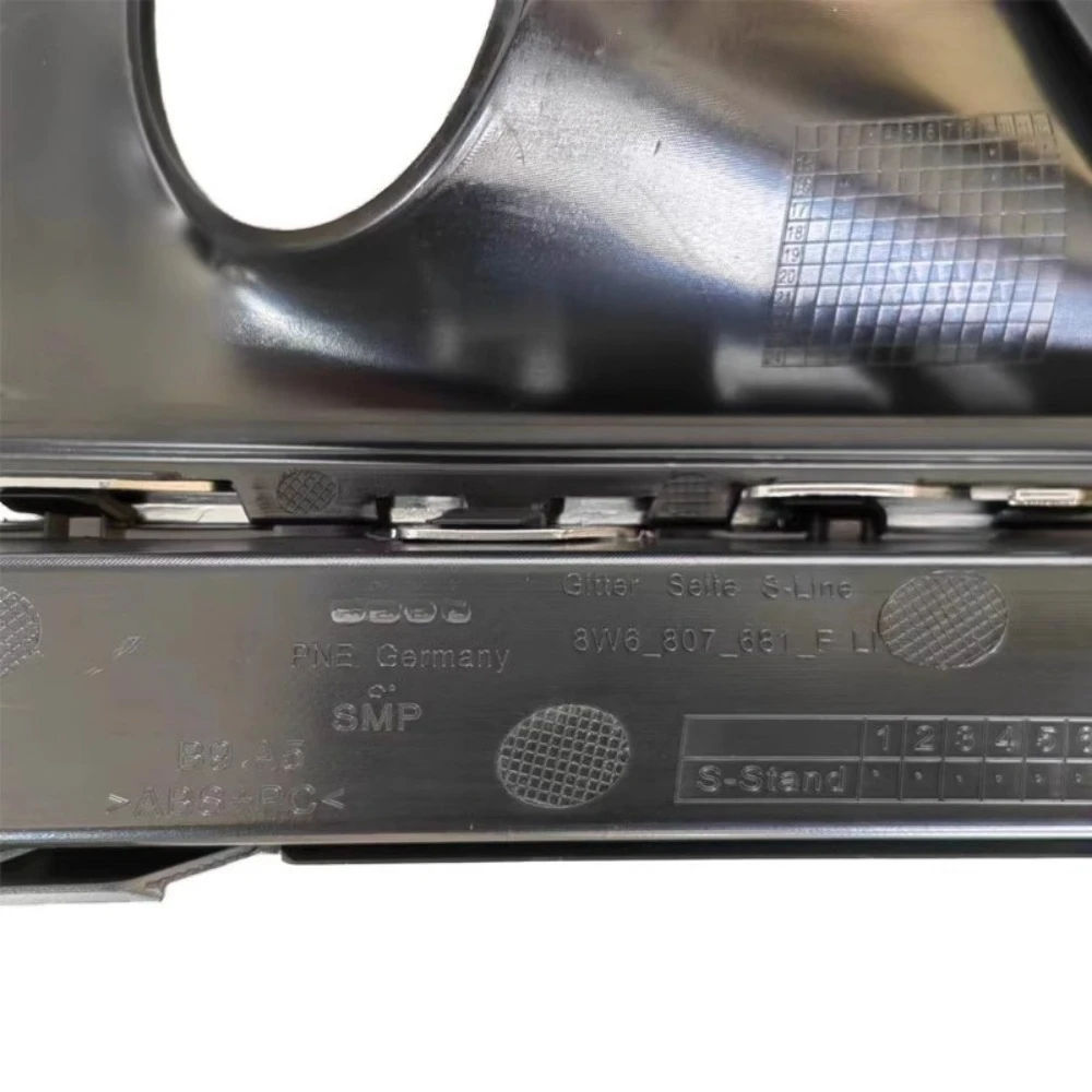 

Suitable for Audi A5 2017-2019 Fog Light Frame with ACC Hole High with Front Bar Lower Grille