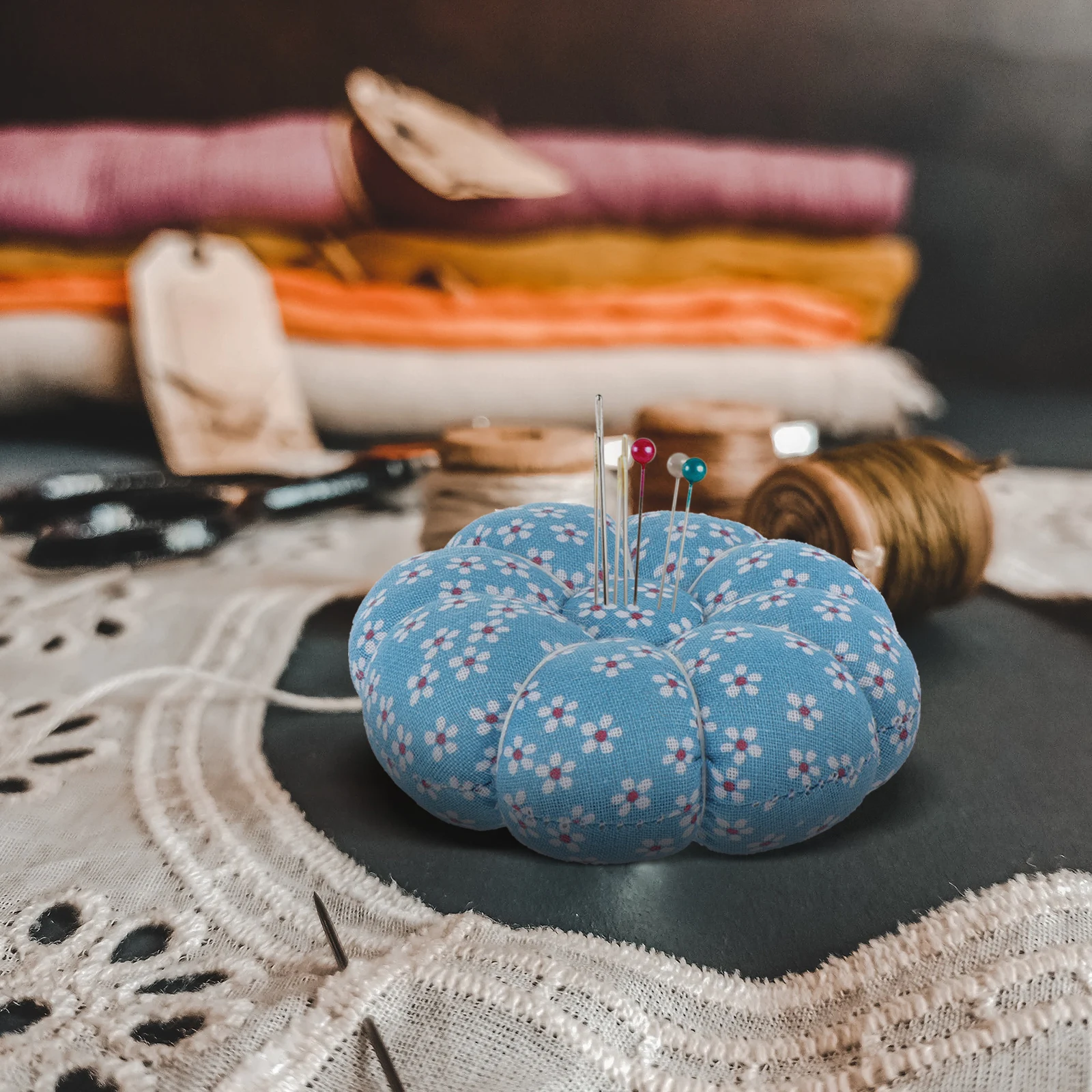 

2 Pcs Needle Insert Fabric Pad Pumpkin Shaped Pin Cushion Cushions for Sewing Holder Cloth Embroidery Eye-catching