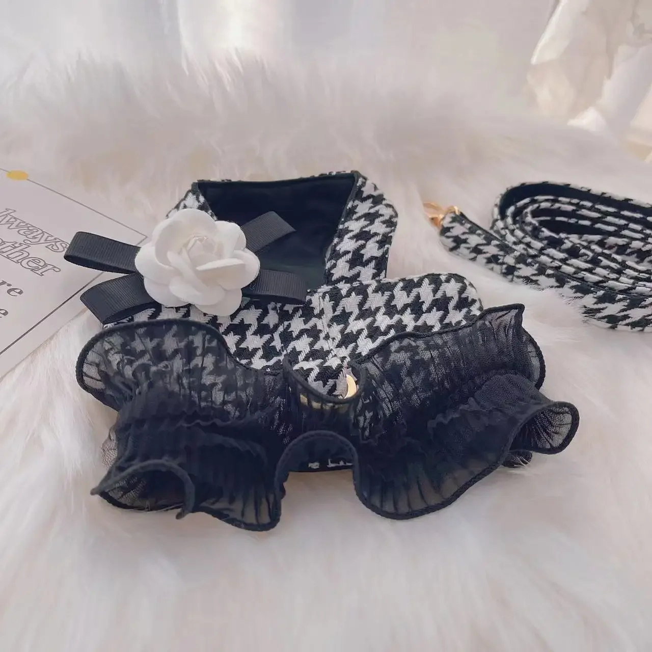 Pet Dog Cat Clothes Houndstooth Traction Suit Teddy Bear Go Out Vest Style Dog Leash Black and White Plaid Dog Seat Belt