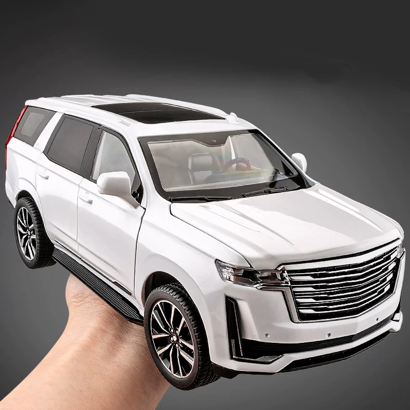 1:24スケール合金製SUVカーモデルおもちゃ、サウンド&ライト、開閉ドア&プルバックアクション付き - 男の子へのフェスティバル、クリスマス、誕生日プレゼントに最適