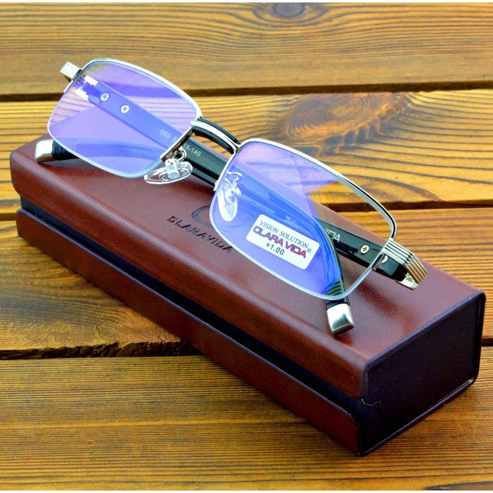 

Clara Vida Titanium Alloy TR90 Temple Business Portable Aspherical Multilayer Coating Business Men Reading Glasses +0.75 To +4