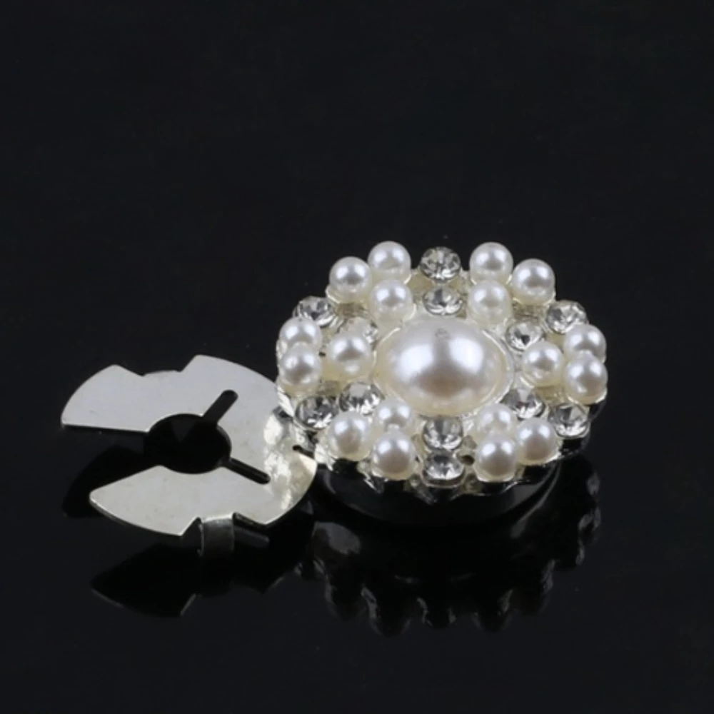 1PCS Cross Border Hot Seller Round Pearl Rhinestone Covers Alloy Floral Cufflink Shirt Tortoise Clip Elevate Style for Wholesale