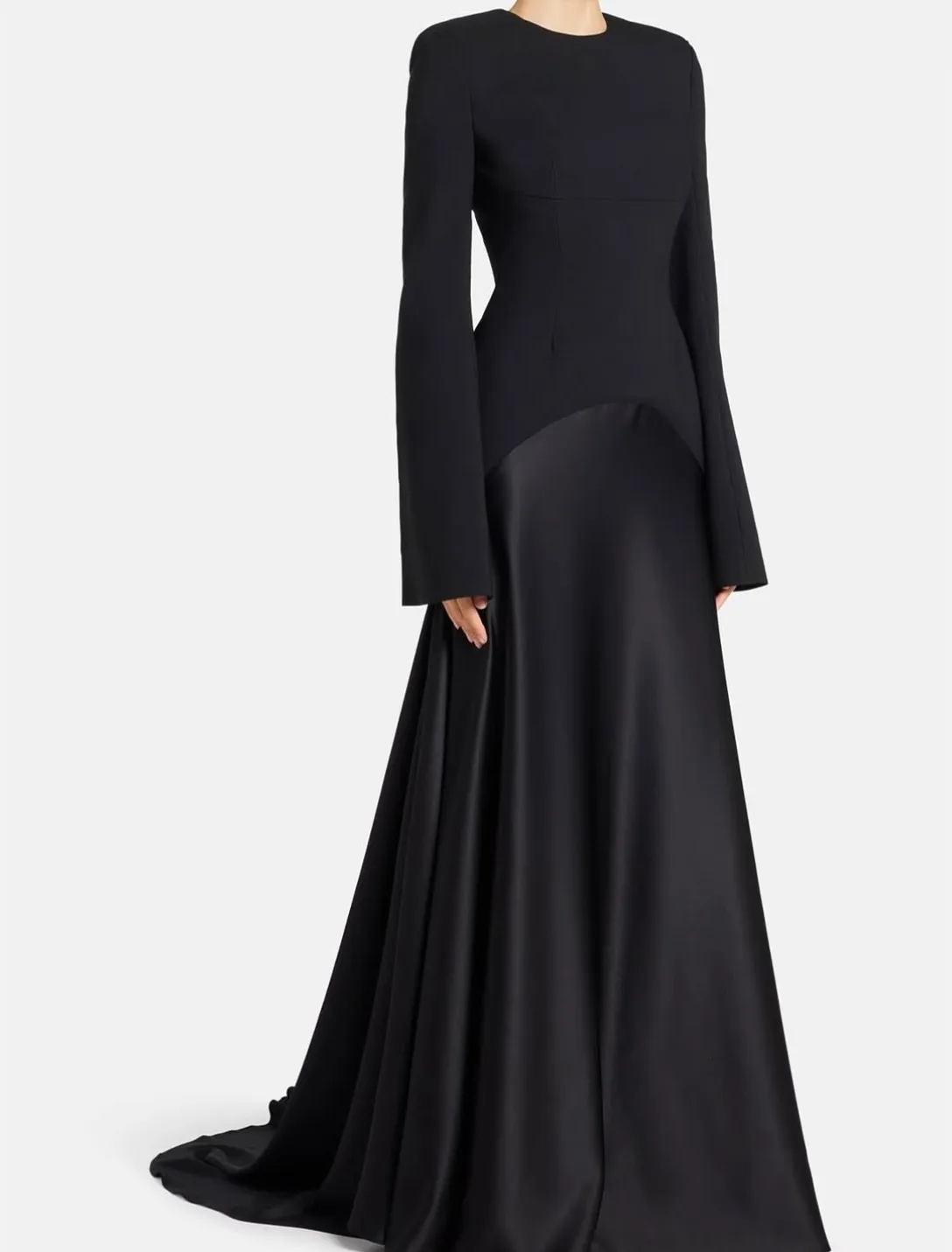 Maßgeschneiderte Abendkleider aus Crêpe mit langen Ärmeln und O-Ausschnitt, Meerjungfrau-Satin, plissiert, فسات Varaxima Midt Sweep Train-Abschlussballkleid für Frauen