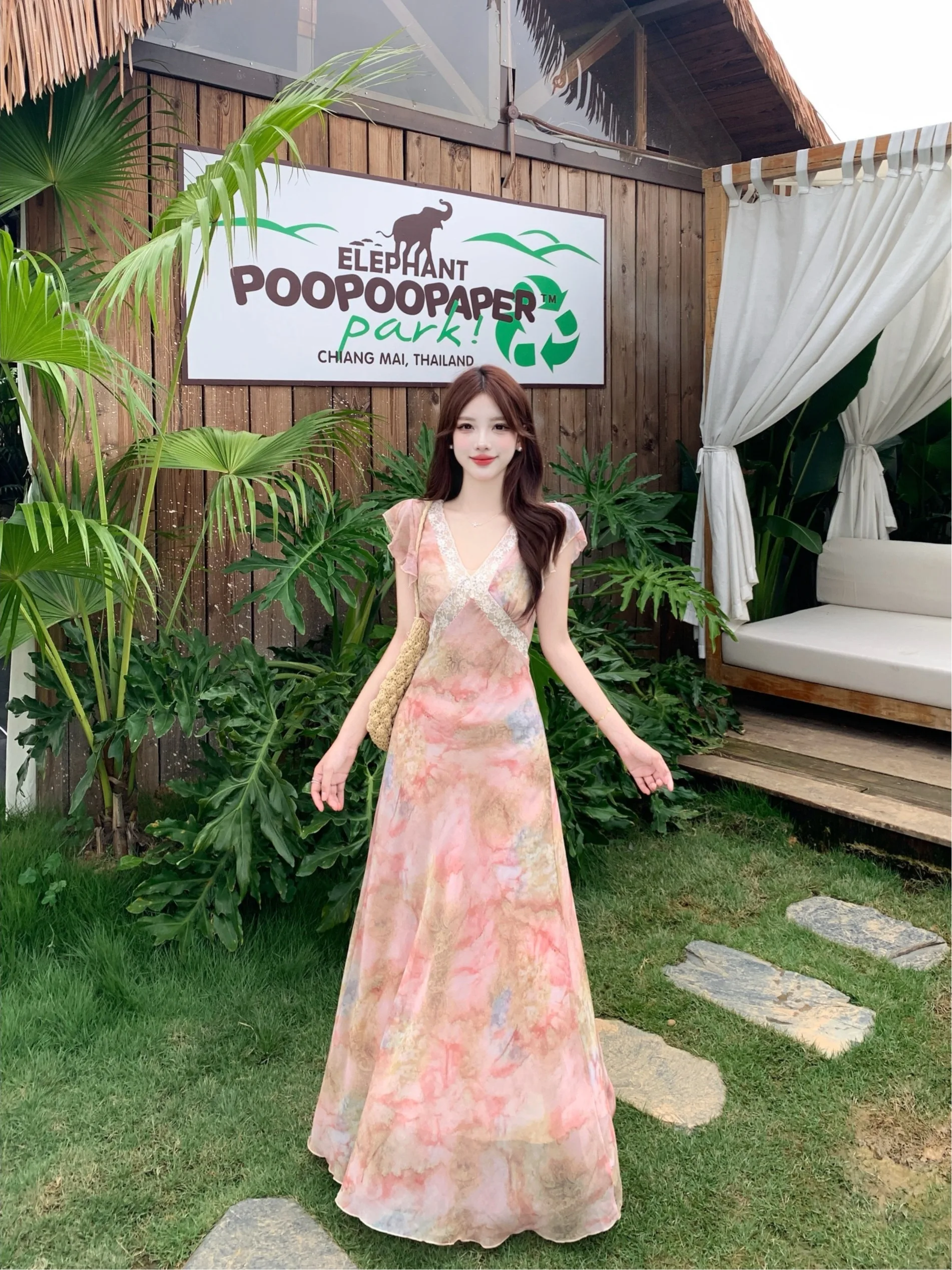 

plus Size Women's Pink Floral Print Gown with Lace Paneling V-Neck Long Skirt Slimming Waist Design Summer New Style Commute ...