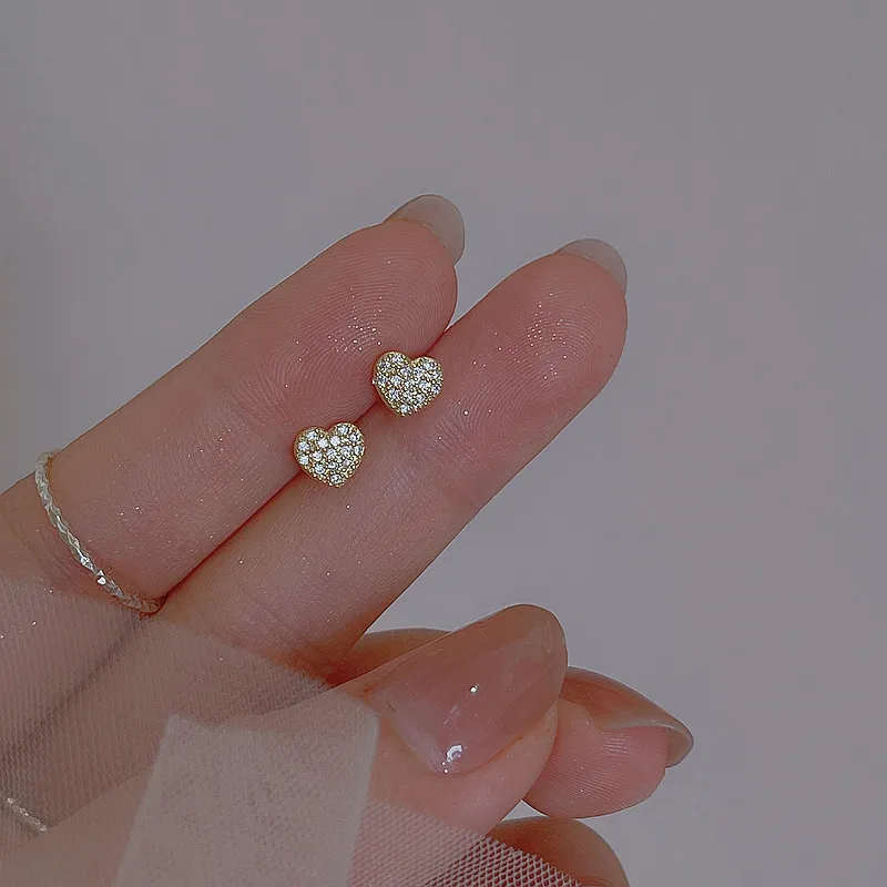 A Pair Silver Plated Ear Piercing Jewelry Romantic Zircon Heart Stud Earrings for Women Girl Teen Gold Color Jewelry Accessories