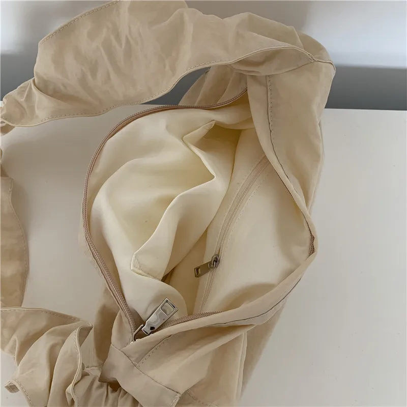 2023 Nylon Totes Shoulder Bags for Women Personalized Pleated Drawstring Lady Bag Simple Female Casual Commuter Handbag Bolso